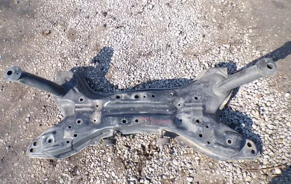 Toyota Yaris Front axle beam 