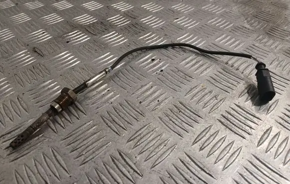 Audi A4 S4 B8 8K Exhaust gas temperature sensor 03L906088D