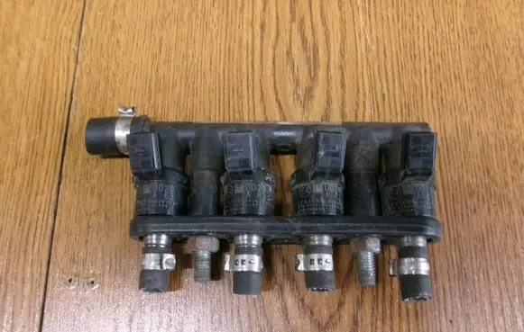 Audi A6 S6 C5 4B LP gas injector 67R010093