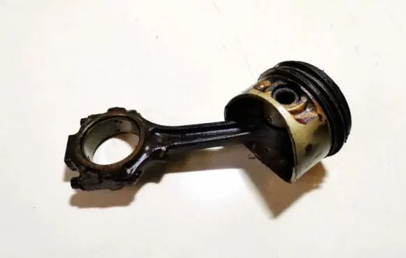 Ford Ka Piston with connecting rod 89ad