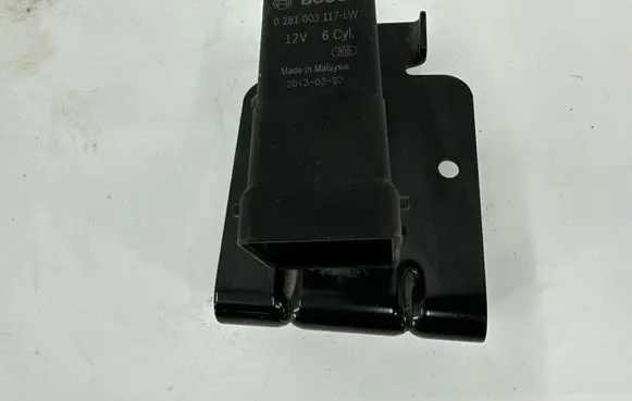Jeep Grand Cherokee Glow plug pre-heat relay 0281003117