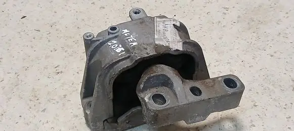 Engine mount bracket
