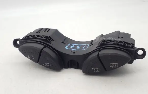 Ford Focus Windscreen/window heater switch 98AG19A945CH
