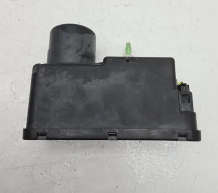 Volkswagen PASSAT B4 Central locking vacuum pump 1H0962257E