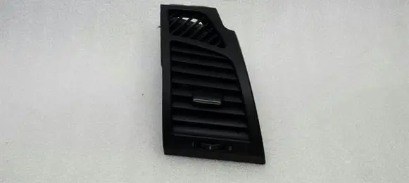 BMW 1 E81 E87 Dashboard side air vent grill/cover trim 7059188