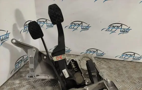 Audi A6 S6 C6 4F Pedal assembly 4F2721117E