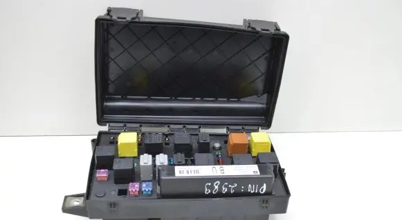 Opel Astra H Fuse box set 13145042 14984470