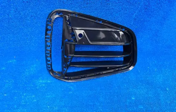 BMW 4 G22 G23 G24 G26 Front bumper lower grill 8077066