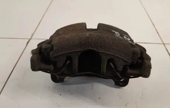 Volkswagen Touran II Front brake caliper NOCODE