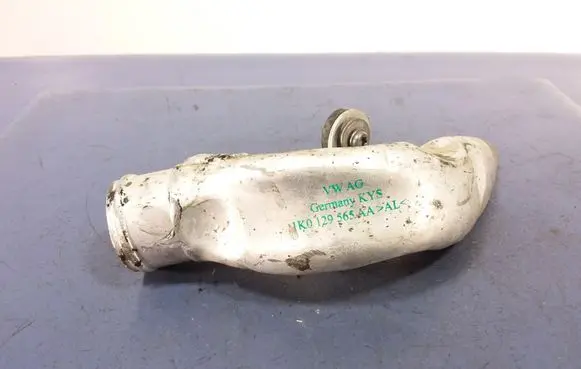 Volkswagen Golf Plus Engine coolant pipe/hose 1K0129565AA