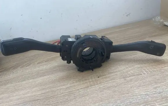 Volkswagen PASSAT B5 Indicator stalk HLS103 DOTSAE0B96