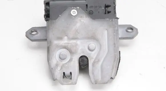 Volvo S60 Tailgate lock latch 31335045