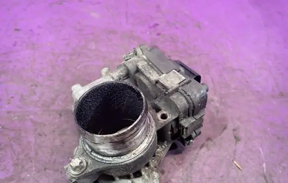 Opel Vectra C Throttle body valve 