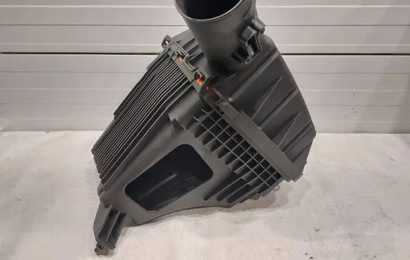 Chevrolet Camaro Air filter box 92240654