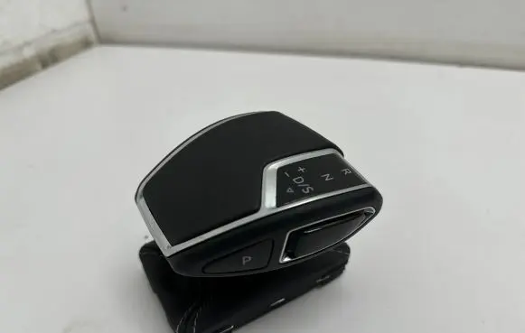 Volkswagen Touareg III Gear shifter/selector 762713139A