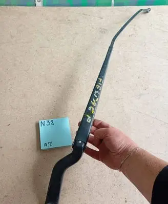Ford Fiesta Front wiper blade arm 6S6117526AA
