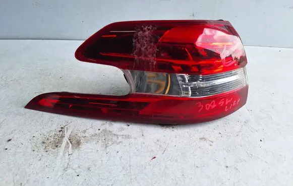 Peugeot 308 Rear/tail lights 9678093980 L90019408