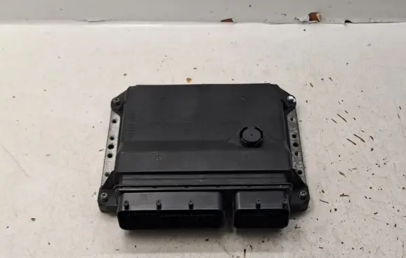 Toyota Avensis T270 Engine control unit/module MB2759001920 8966105D22