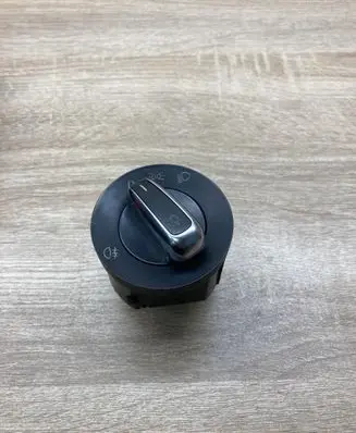 Volkswagen Golf V Light switch 