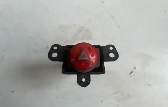 Nissan Almera Tino Hazard light switch 06016