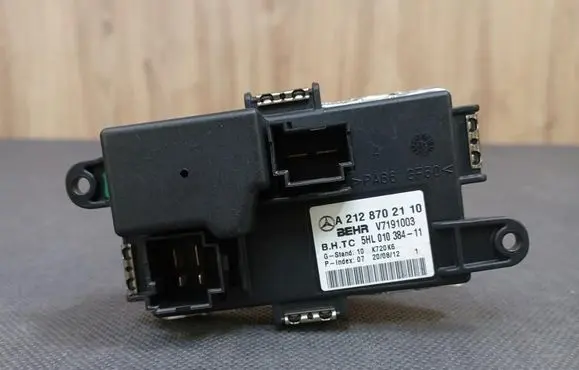 Mercedes-Benz E A207 Fan control module 2128702110 A2128702110