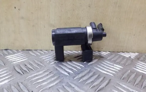 Audi A4 S4 B6 8E 8H Vacuum valve 8E0906628 72290333