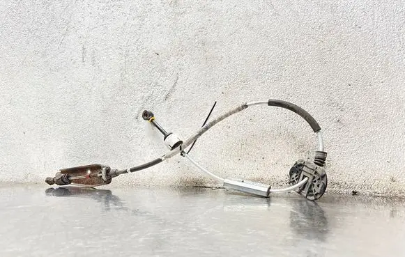Ford Focus Gear shift cable linkage 5M5P7E395AE