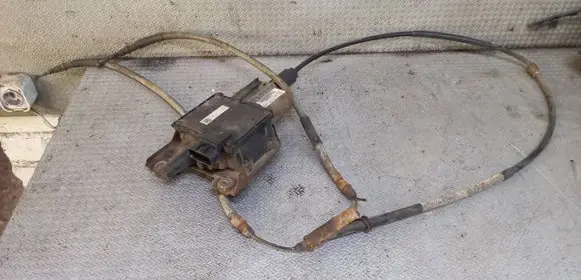 Opel Insignia A Hand brake control module 13310023
