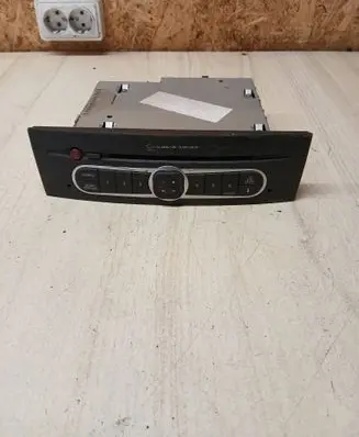 Renault Laguna II Radio/CD/DVD/GPS head unit 8200483749