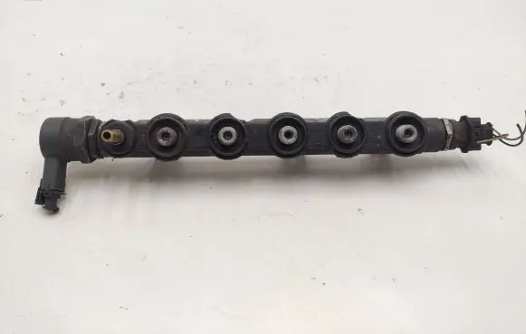 Opel Vivaro Fuel main line pipe 0445214153 8200661279A H8200426550
