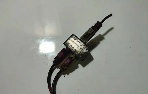 Mercedes-Benz E W212 Sensor A2128704089