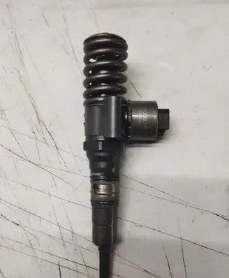 Volkswagen Touran I Fuel injector 03G130073G