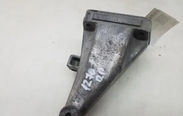 Mercedes-Benz Vito Viano W639 Engine mounting bracket A6462230204