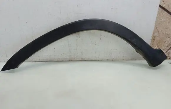 Fender trim (molding)
