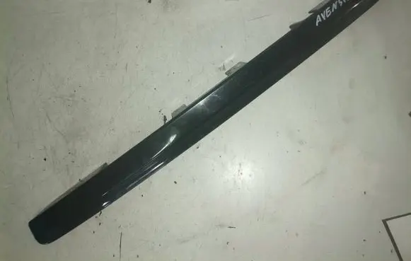 Toyota Avensis T270 Trunk door license plate light bar 7680105100