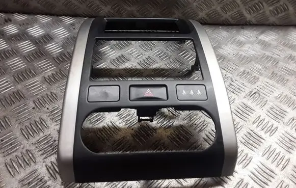 Nissan X-Trail T31 Climate control/heater control trim P10380A75100 P10381A75100