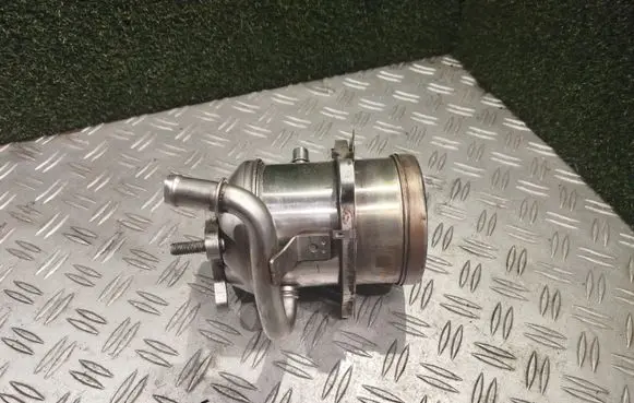 Renault Trafic III (X82) EGR valve cooler 147358452R A20750409