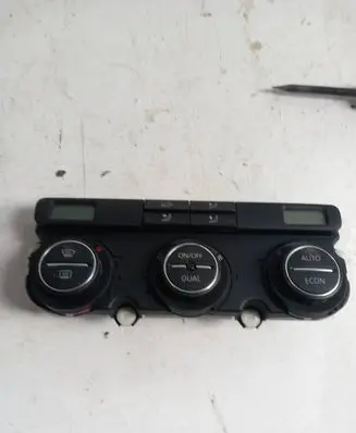 Volkswagen Golf V Climate control unit