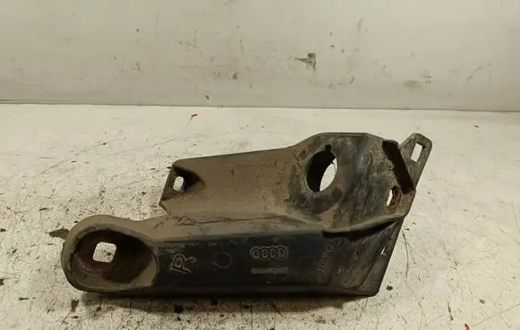 Audi SQ7 Radiator mount bracket 4M0805202