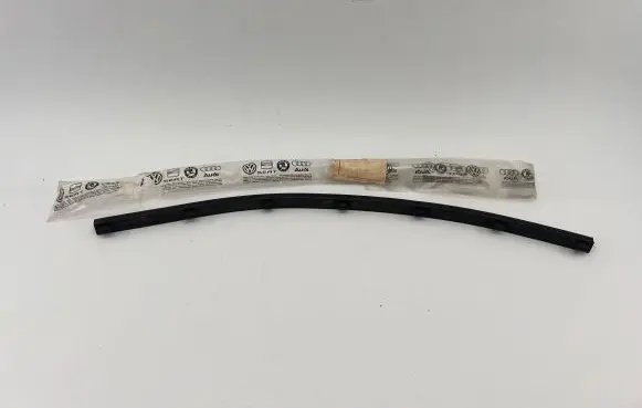 Volkswagen Polo IV 9N3 Engine compartment rubber 6Q0823699