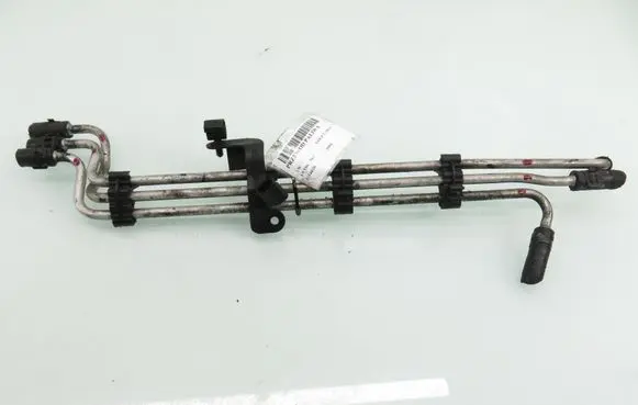 Volkswagen Golf V Fuel line pipe 