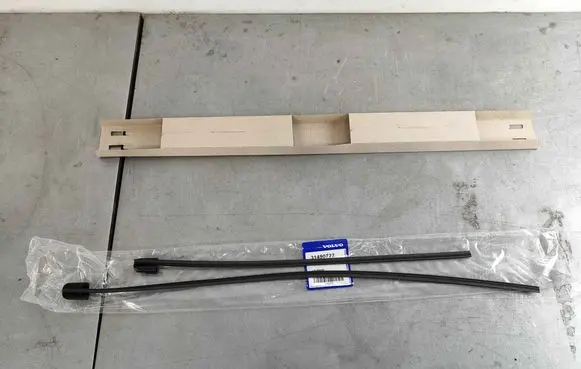 Volvo XC60 Windshield/front glass wiper blade 31490722