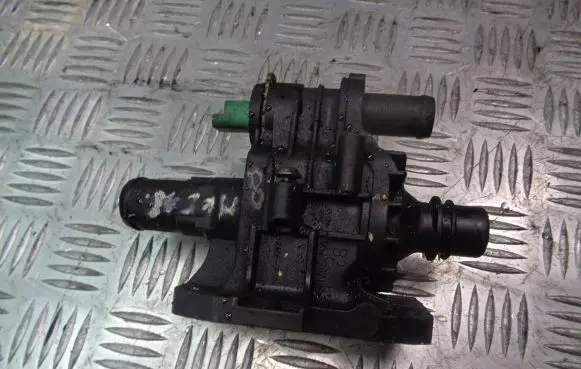 Ford Focus Thermostat housing 9647767180