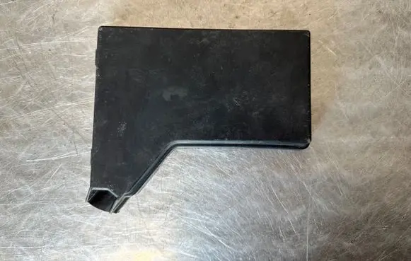 Nissan Qashqai Fuse box cover 24382BB50A