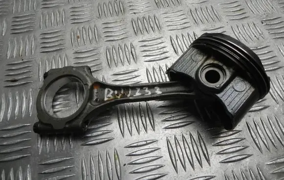 Toyota Auris E180 Piston with connecting rod 46T BV1333