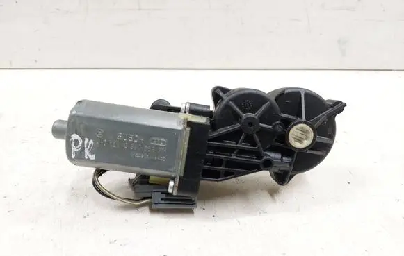 Mercedes-Benz R W251 Seat adjustment motor 0390203211 820591134