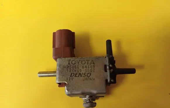 Toyota Avensis T250 Turbo solenoid valve 2586064140 1846003600