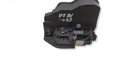 BMW 5 E60 E61 Front door lock 7167072