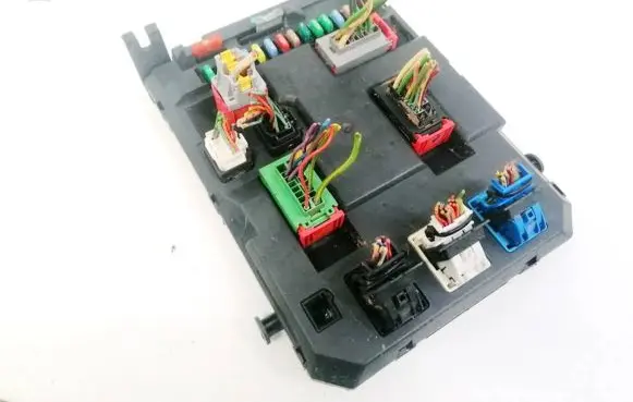 Citroen C3 Picasso Fuse box set 9664983180 22661F01