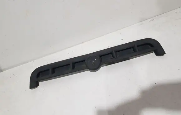 Fiat Doblo Quarter panel pressure vent 735268388
